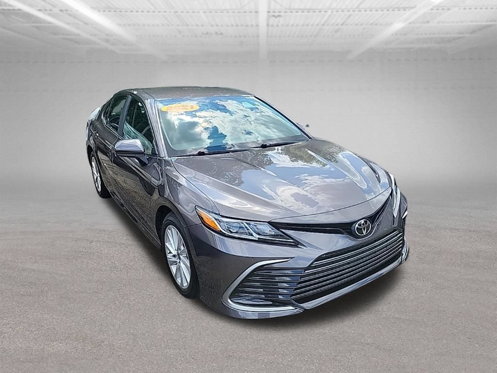 Used 2021 Toyota Camry LE FWD image 7