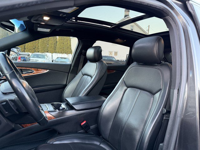 Used 2019 Lincoln Nautilus Reserve w/ Driver Assistance Package image 11
