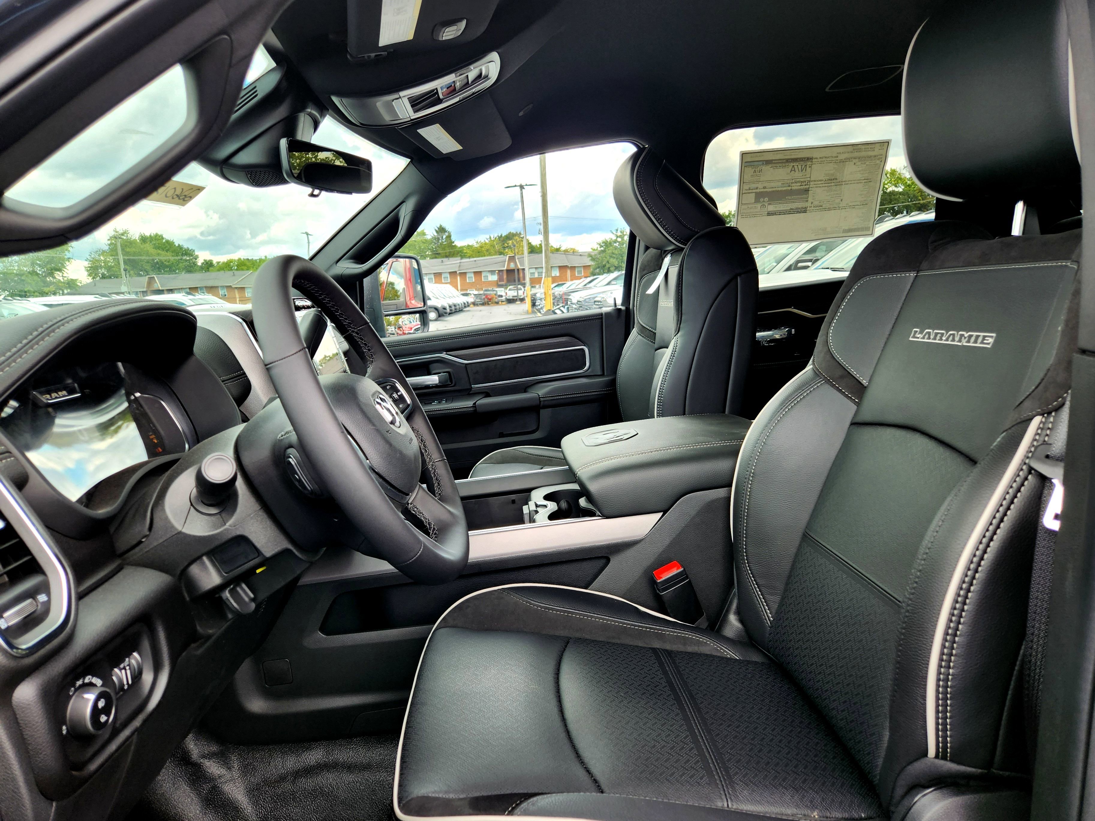 New 2026 RAM 4500 4x4 Crew Cab DRW w/ Laramie Trim Package image 17