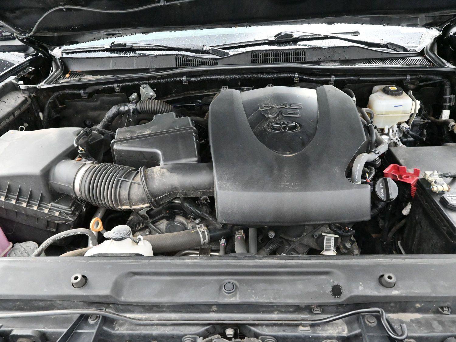 Used 2021 Toyota Tacoma TRD Off-Road image 38