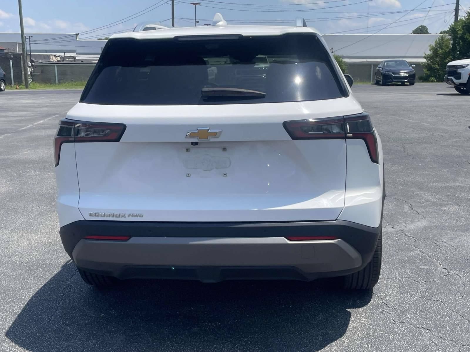Used 2025 Chevrolet Equinox LT w/ Convenience Package II AWD/4WD image 4