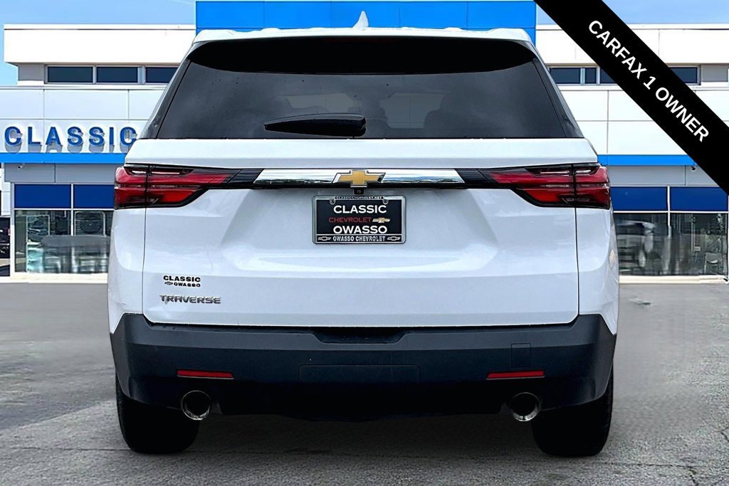 Used 2022 Chevrolet Traverse LS FWD image 4