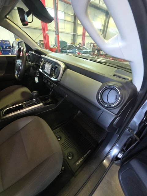 Used 2019 Toyota Tacoma SR5 AWD/4WD image 20