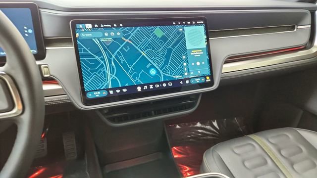 Used 2025 Rivian R1S Adventure image 50