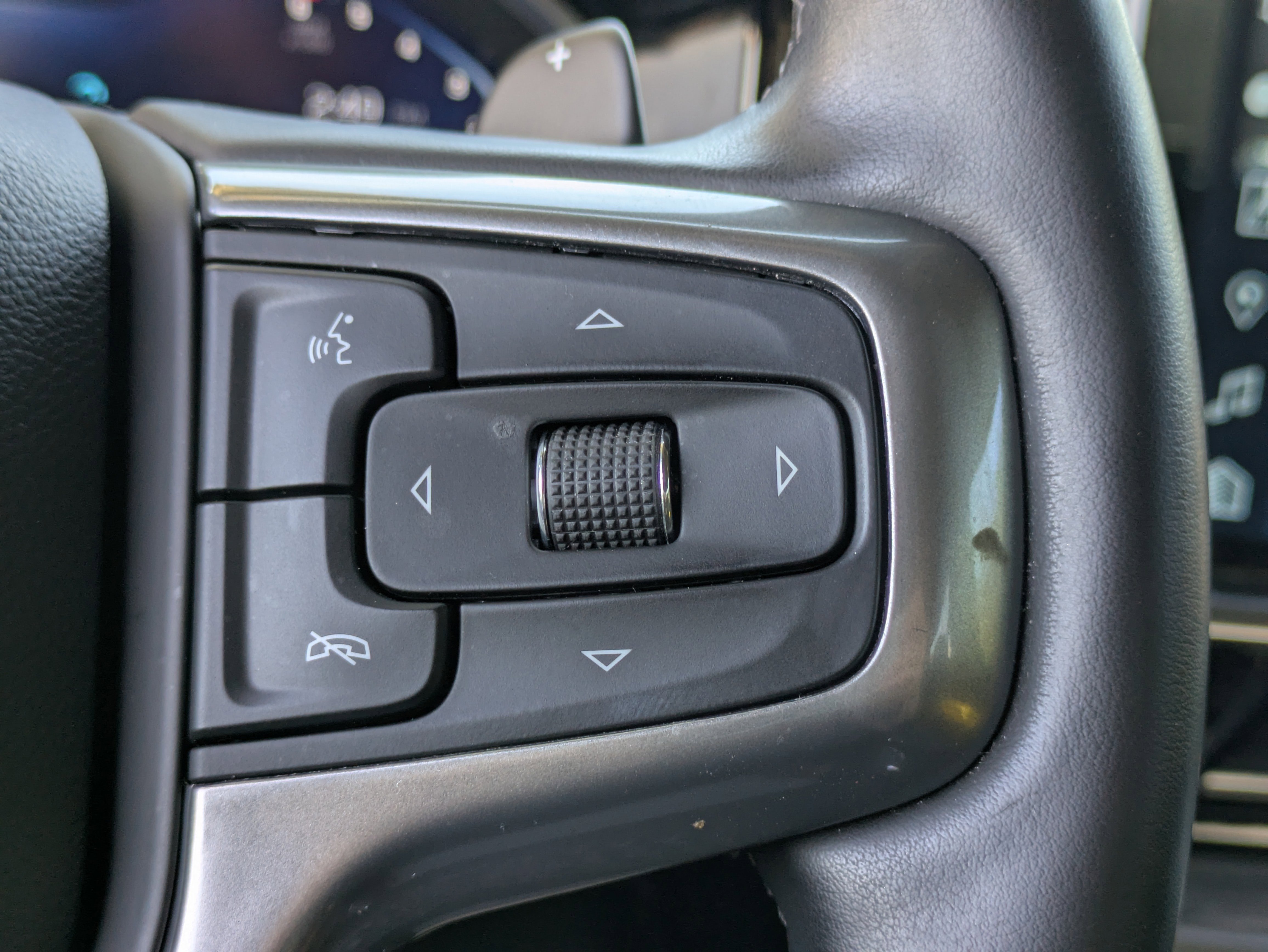 Used 2024 Chevrolet Silverado 1500 LTZ w/ Technology Package image 24