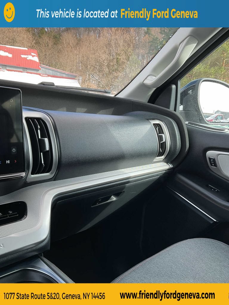 Used 2025 Ford Expedition Max Active AWD/4WD image 33