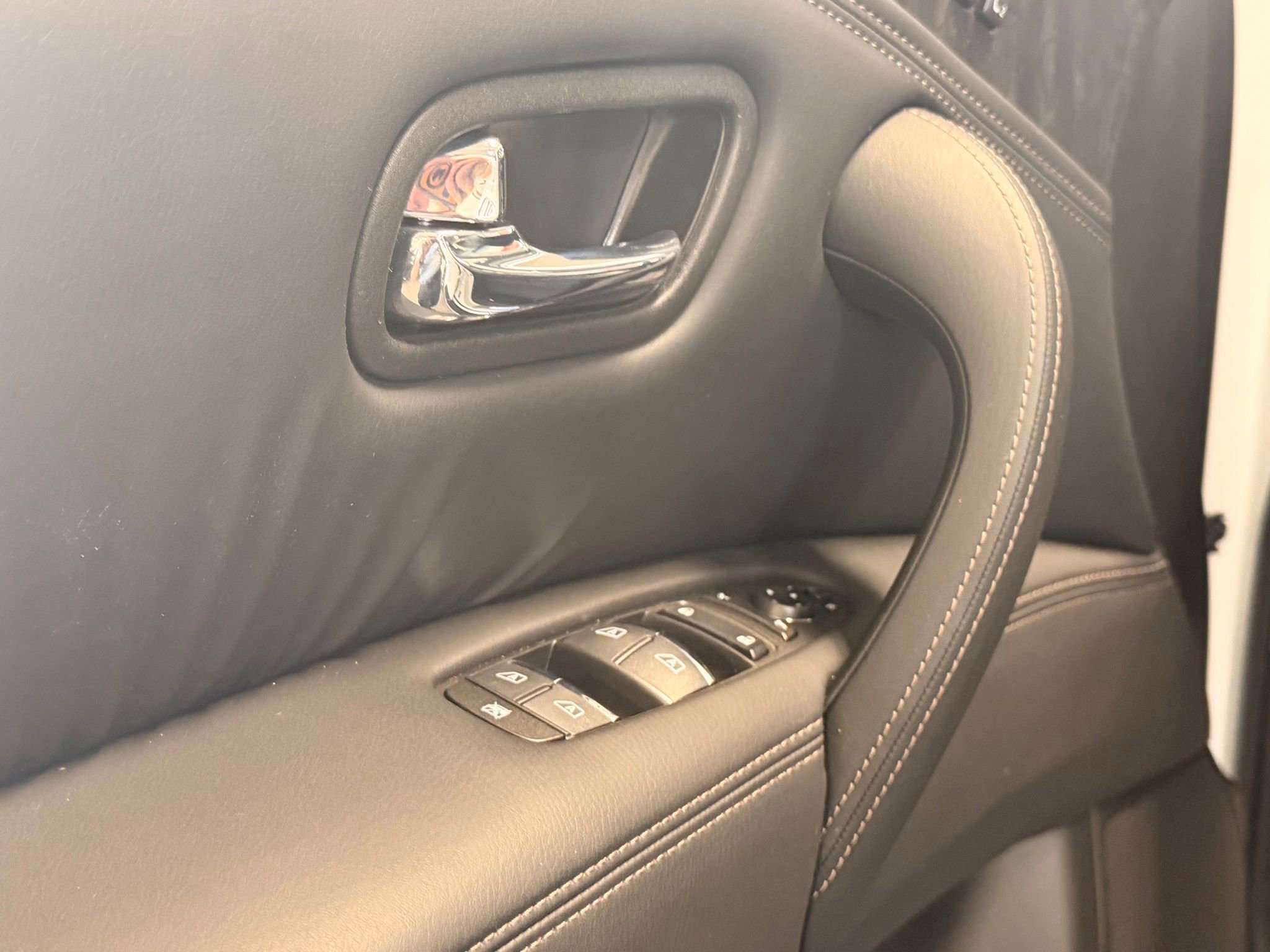 Used 2024 Nissan Armada Platinum w/ Captain's Chairs Package image 9