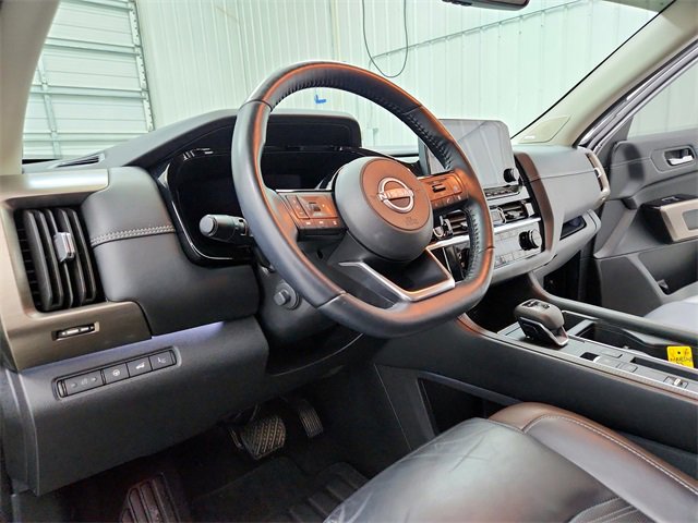 Used 2023 Nissan Pathfinder Platinum w/ Lighting Package (N93) image 18