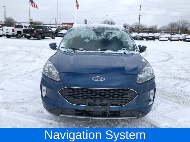 Used 2022 Ford Escape Titanium video 2