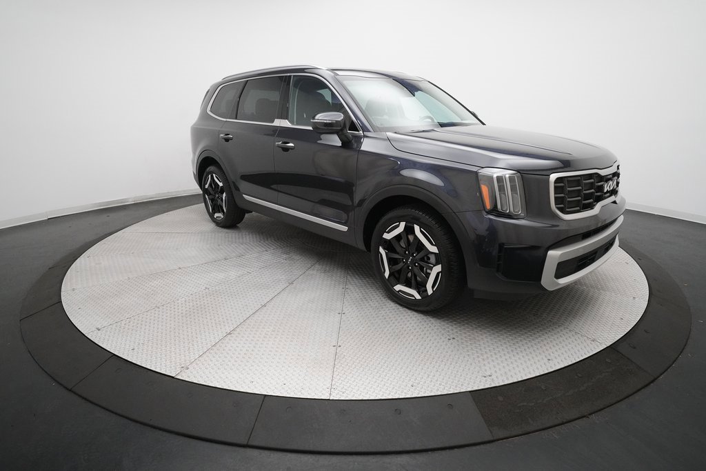 Used 2025 Kia Telluride S image 13