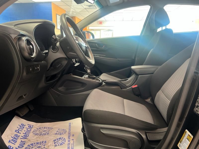 Used 2023 Hyundai Kona SE AWD/4WD image 17