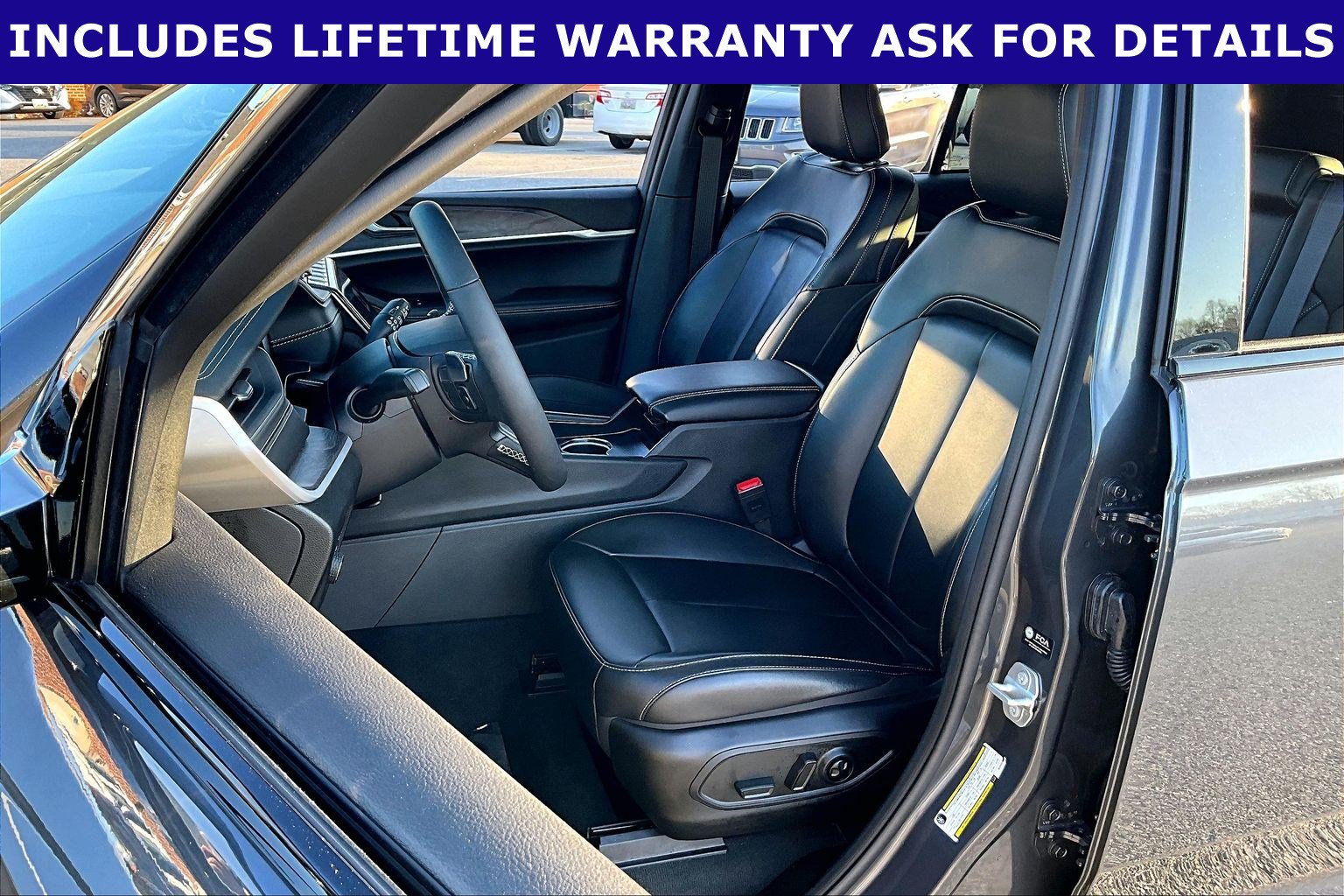 Used 2025 Jeep Grand Cherokee Limited AWD/4WD image 20