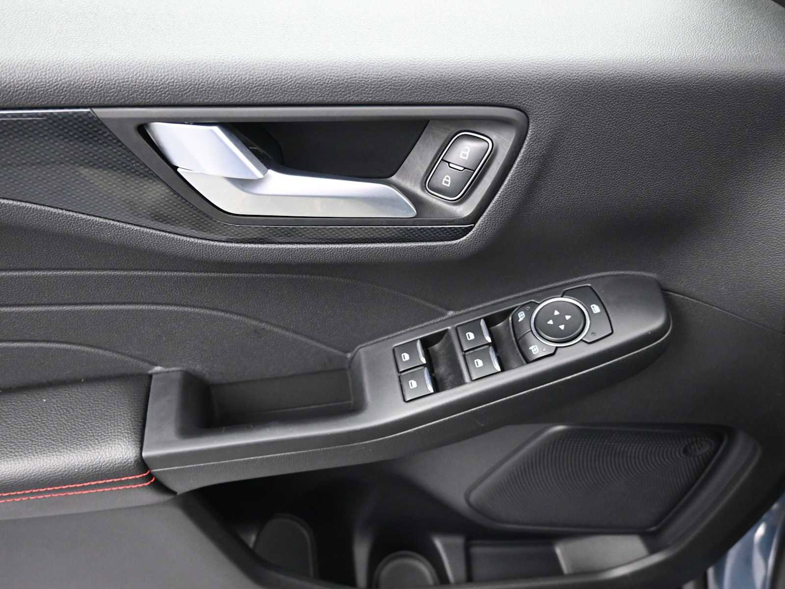 Used 2025 Ford Escape ST-Line Select image 18