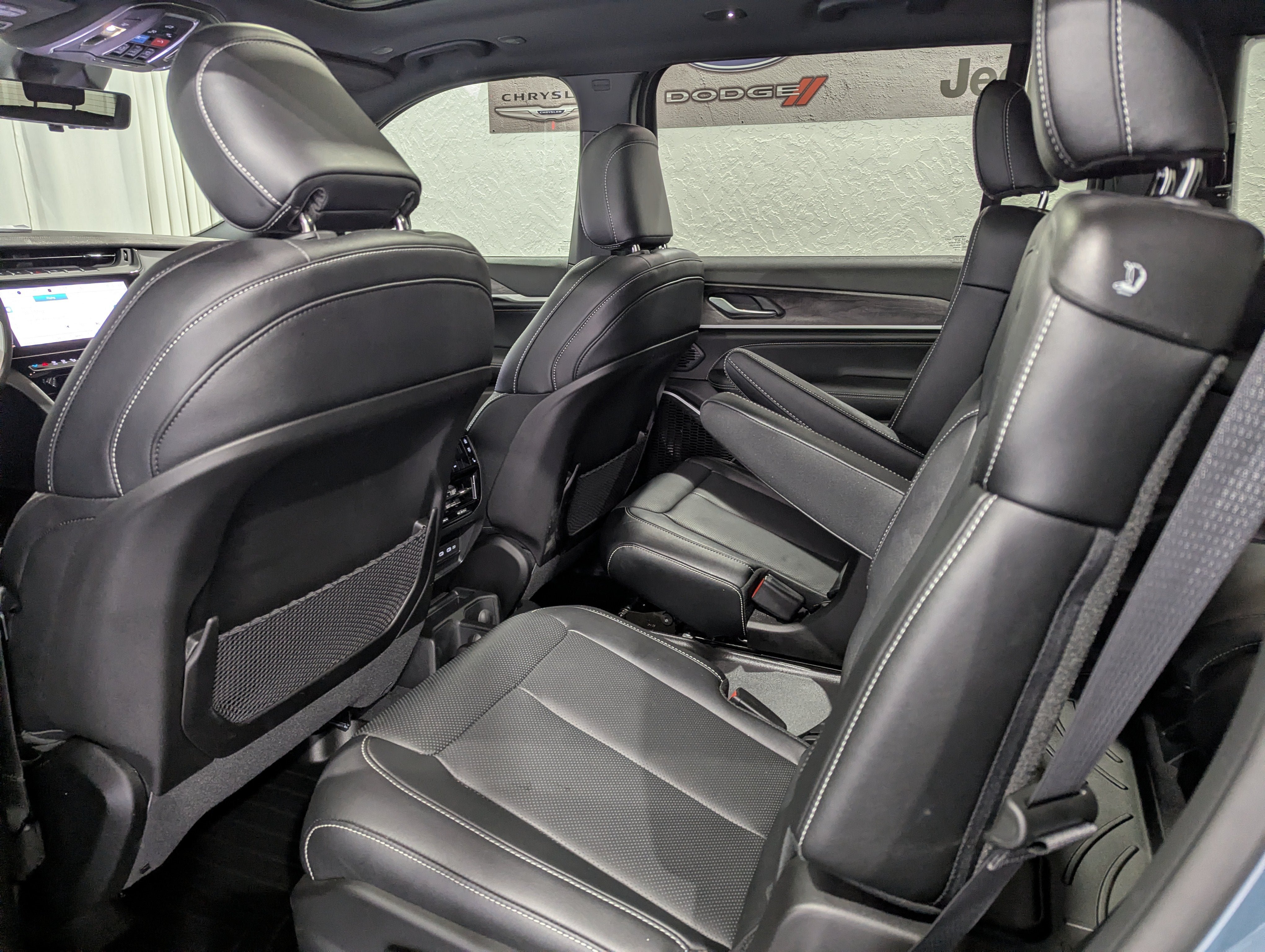 Used 2026 Jeep Grand Cherokee L Limited AWD/4WD image 12