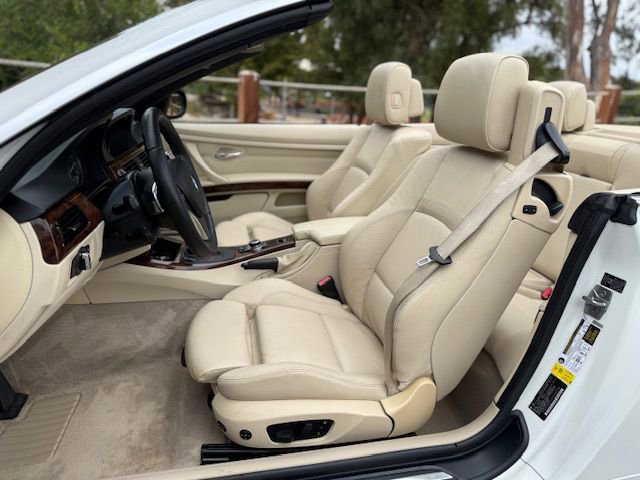 Used 2010 BMW 328i Convertible w/ Premium Pkg image 31