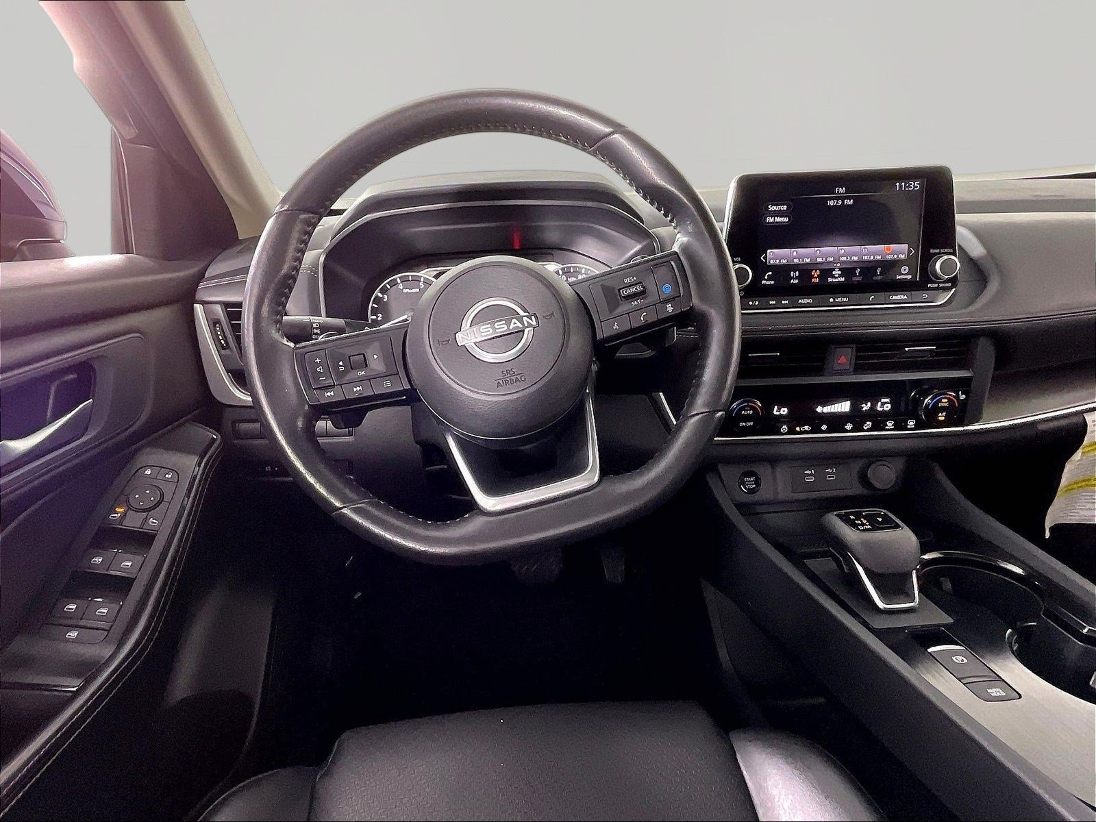 Used 2024 Nissan Rogue SV w/ SV Premium Package AWD/4WD image 8