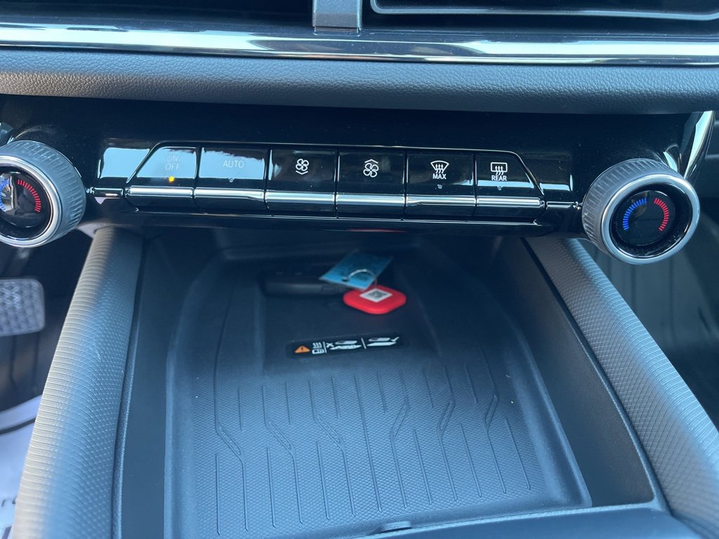 New 2025 Chevrolet Equinox EV RS image 27