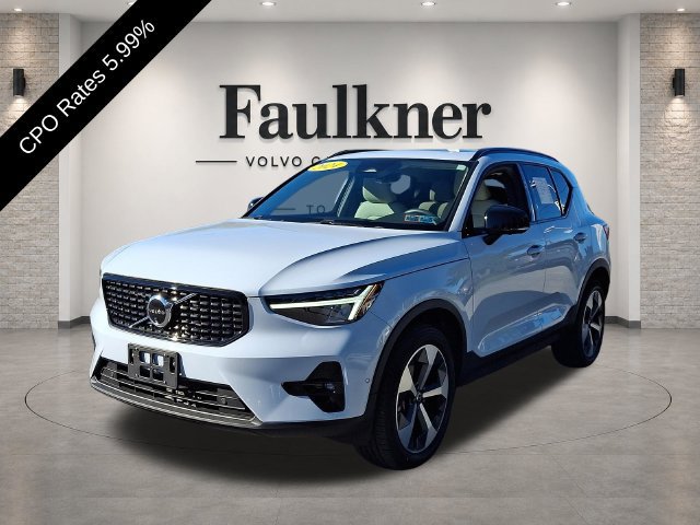 Certified 2024 Volvo XC40 B5 Plus w/ Climate Package AWD/4WD image 3