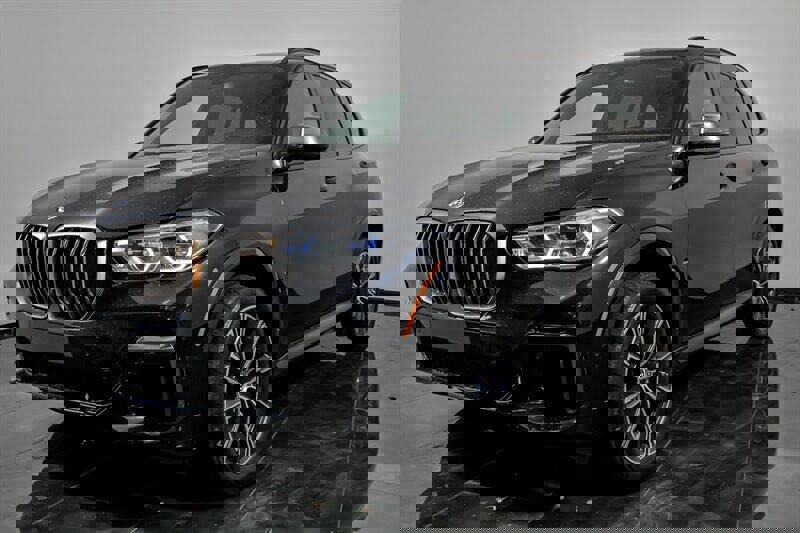 Used 2023 BMW X5 M50i w/ Executive Package image 5