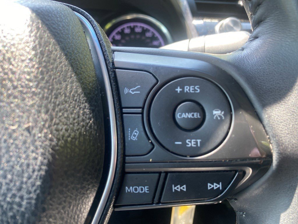 Used 2018 Toyota Camry SE w/ Moonroof Package FWD image 15