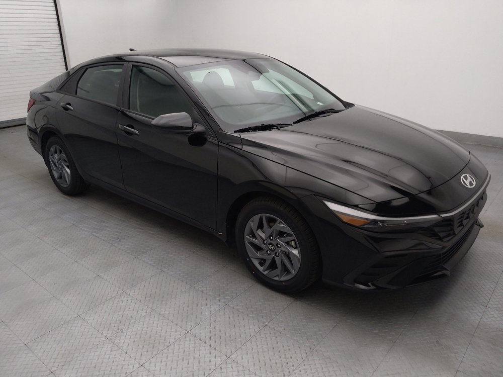 Used 2024 Hyundai Elantra Blue FWD image 11