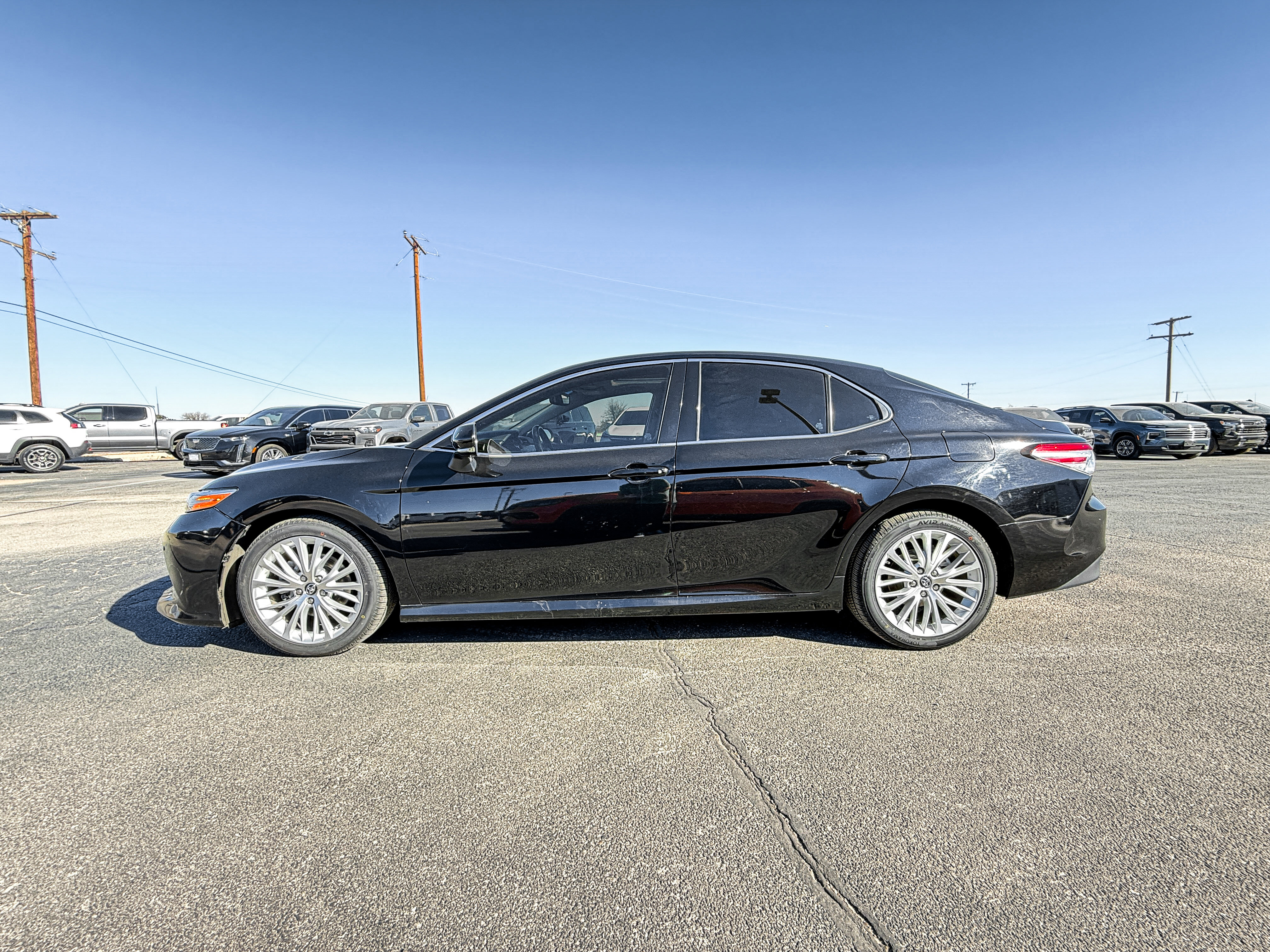 Used 2018 Toyota Camry XLE image 8