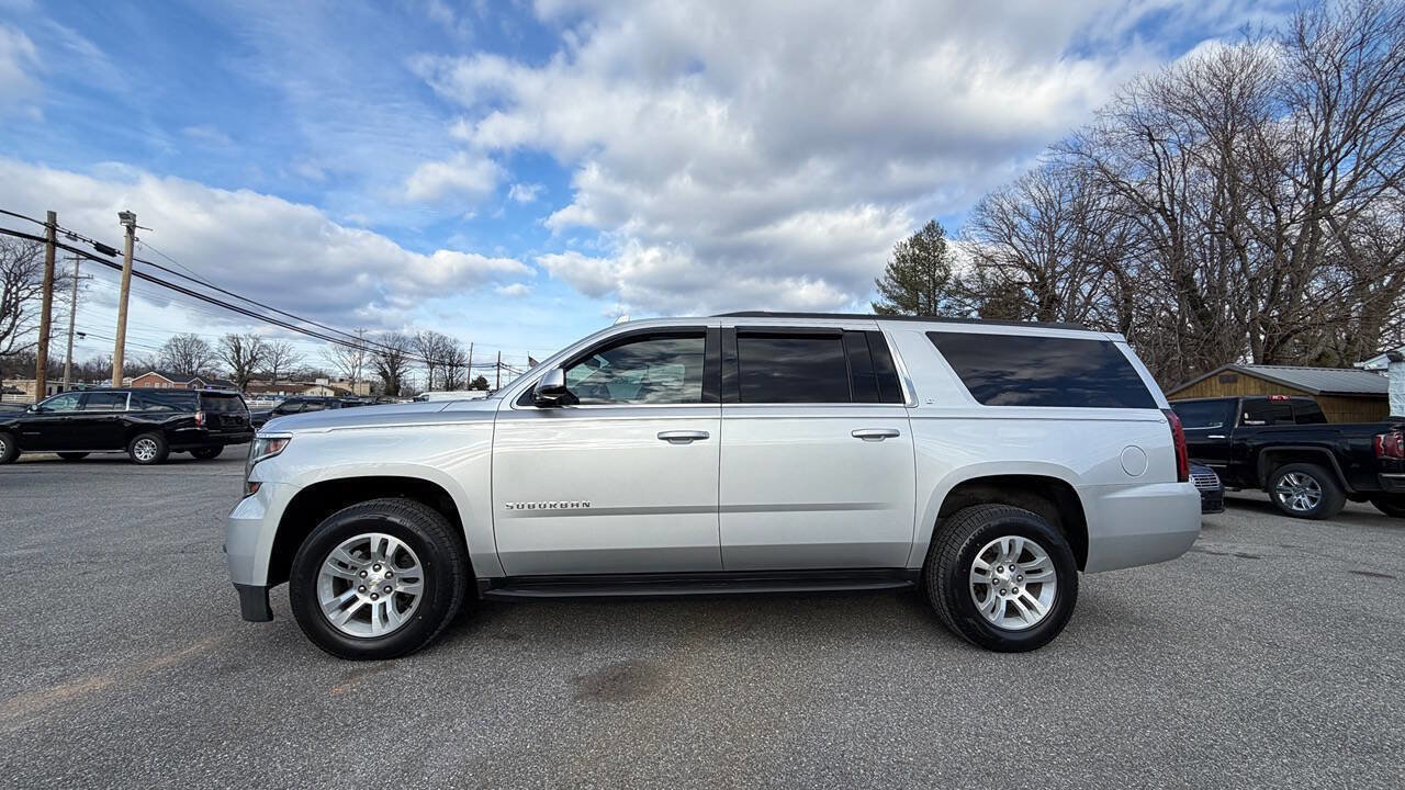 Used 2020 Chevrolet Suburban LT image 3