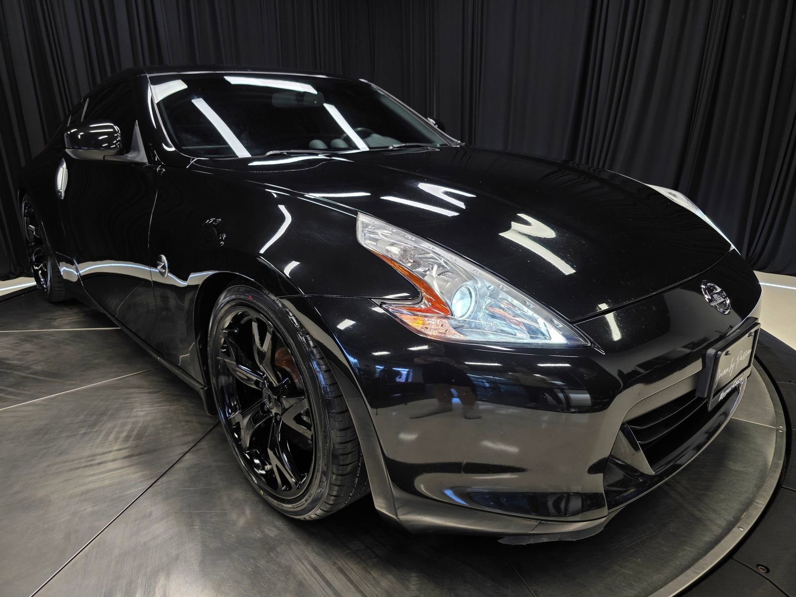 Used 2009 Nissan 370Z Touring w/ Sport Pkg RWD image 28