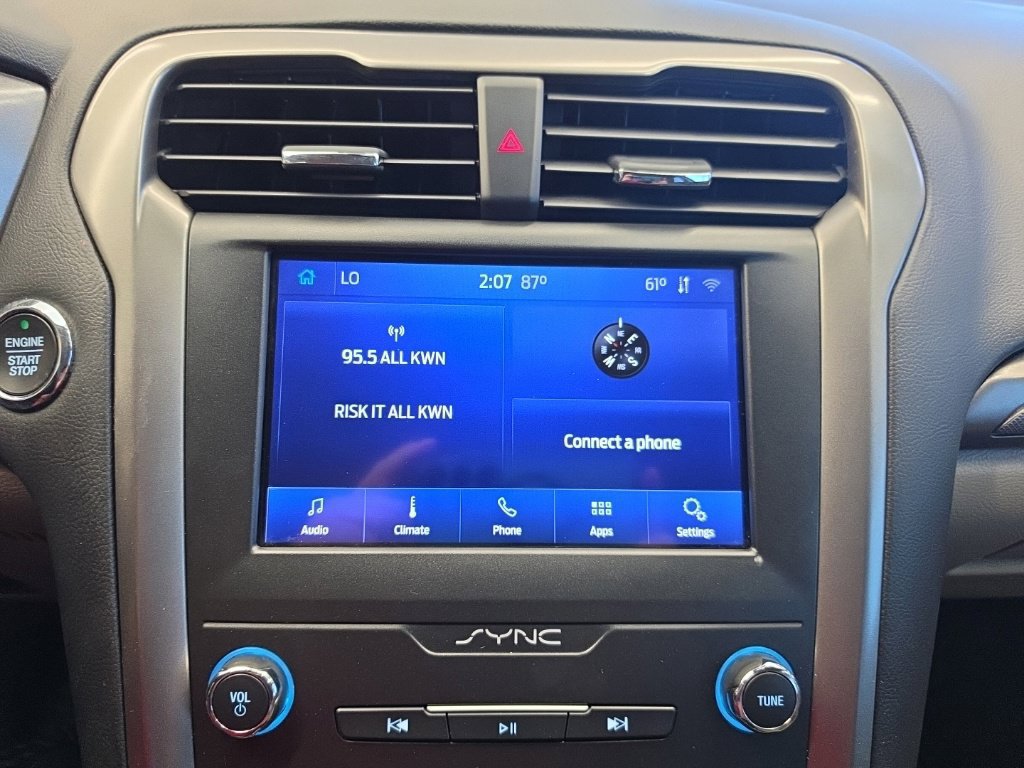 Used 2020 Ford Fusion SE FWD image 21
