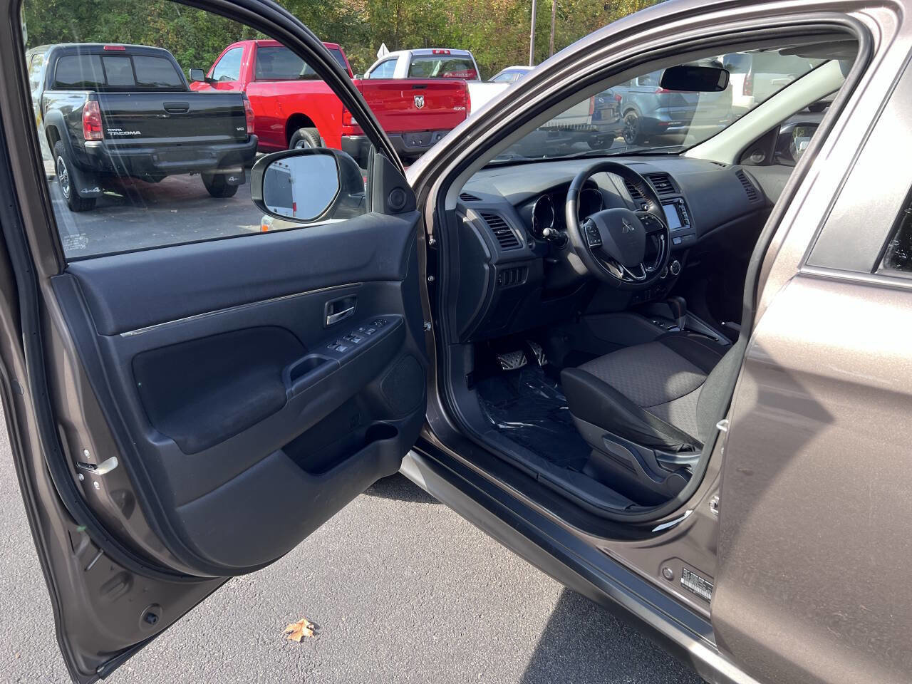 Used 2018 Mitsubishi Outlander Sport LE image 10