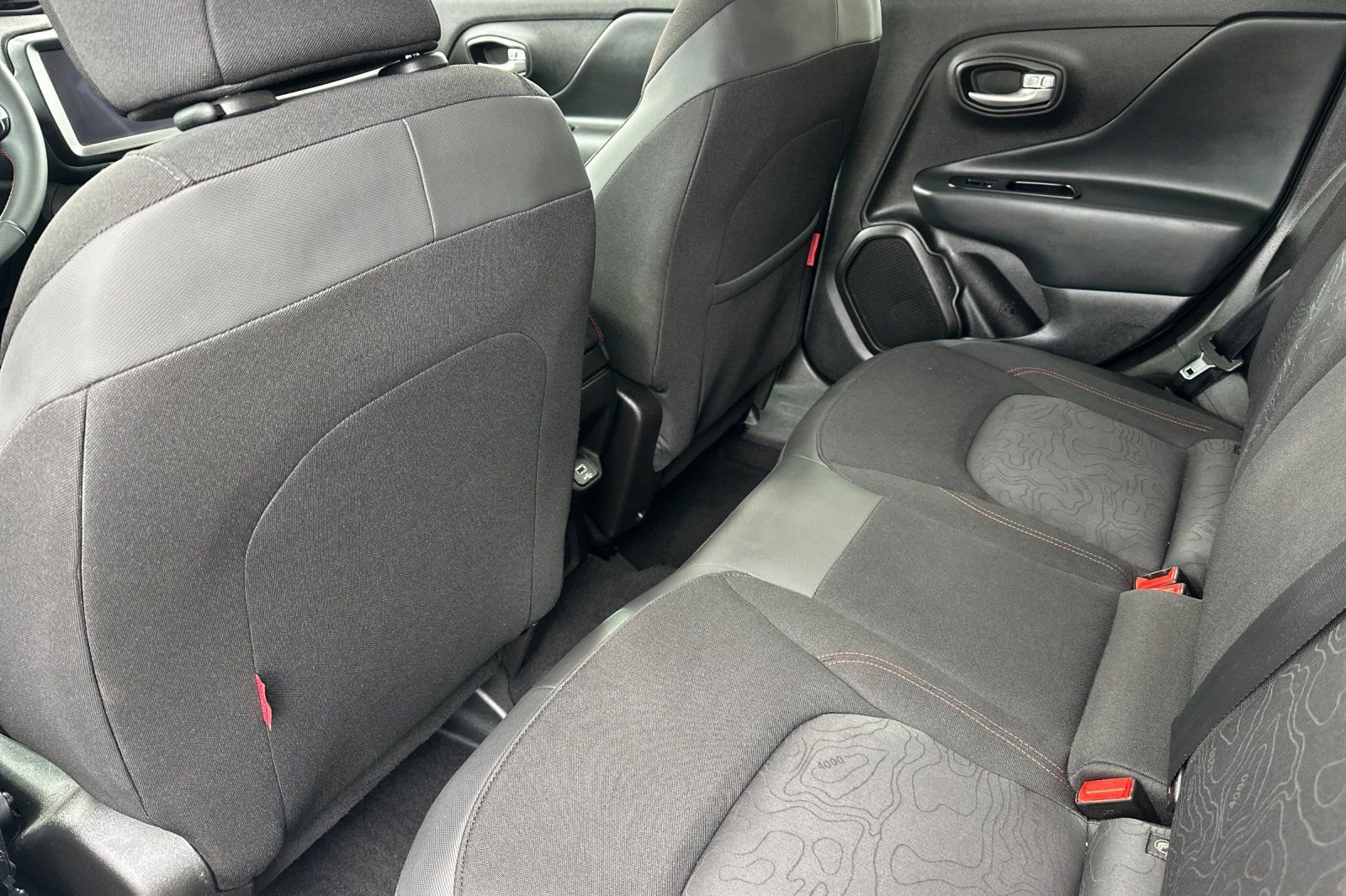 Used 2023 Jeep Renegade Trailhawk image 11