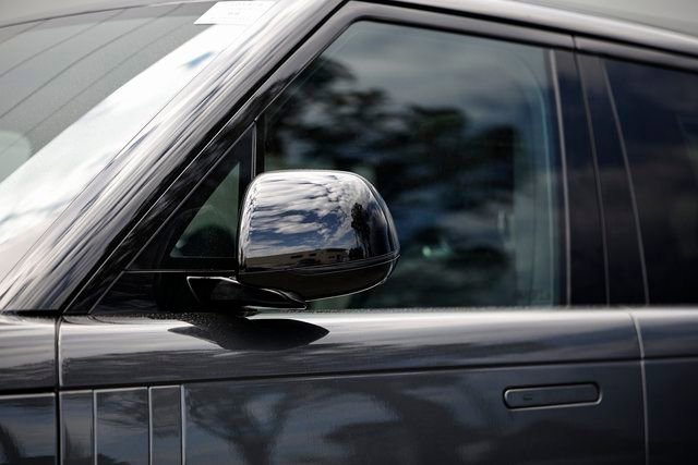 New 2026 Land Rover Range Rover Long Wheelbase SE image 4