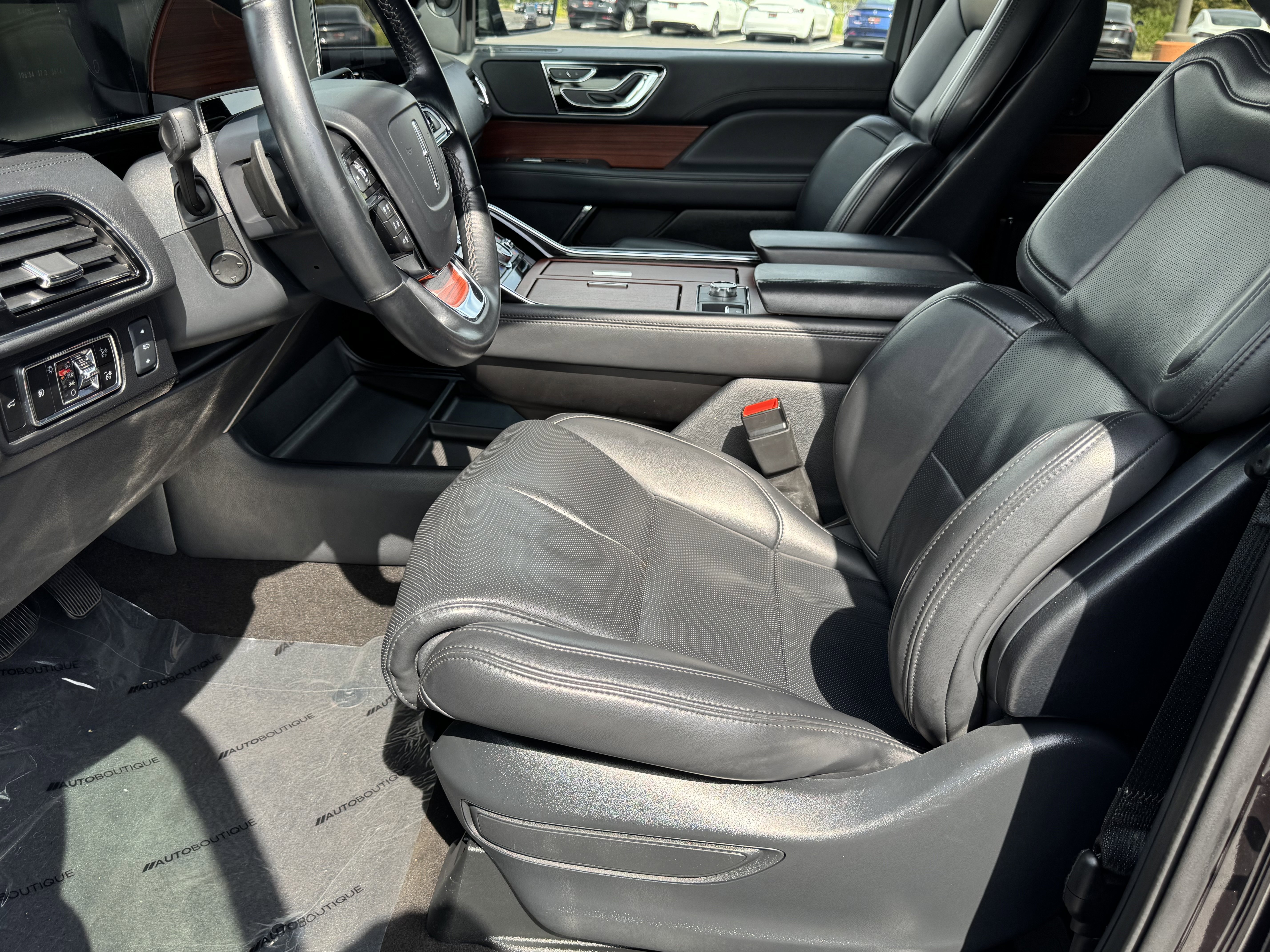 Used 2024 Lincoln Navigator L 4WD image 35