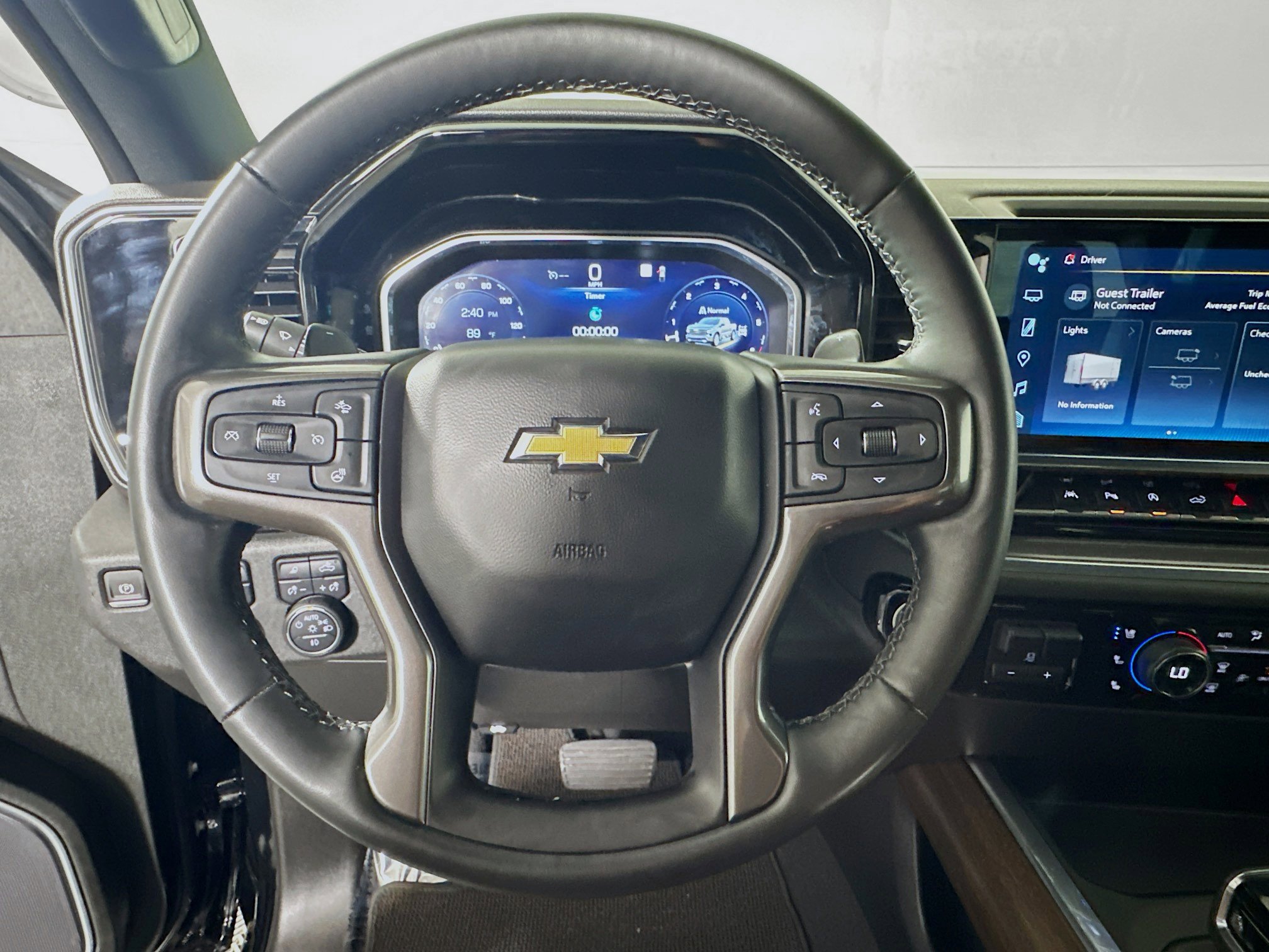 Used 2023 Chevrolet Silverado 1500 High Country w/ Technology Package AWD/4WD image 15