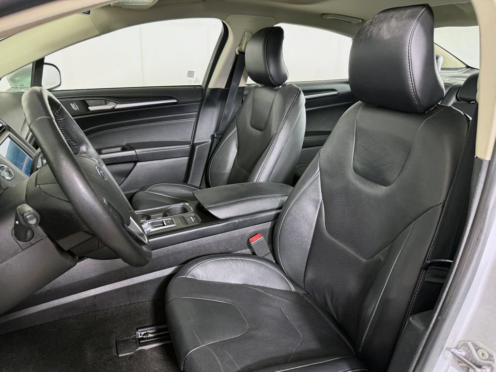 Used 2019 Ford Fusion Energi Titanium FWD image 28