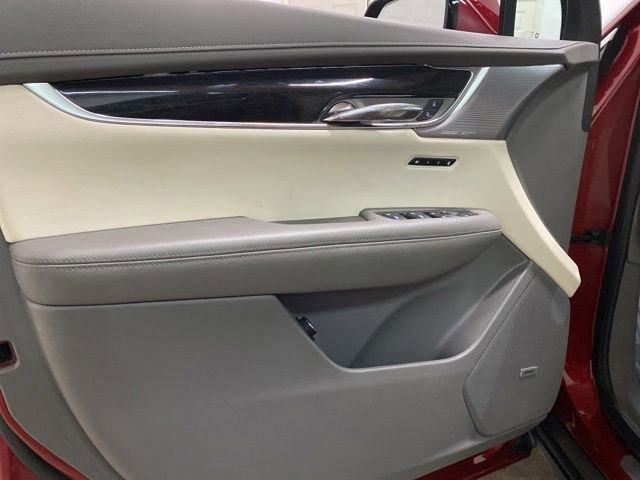 Used 2023 Cadillac XT6 Premium Luxury w/ Technology Package AWD/4WD image 28