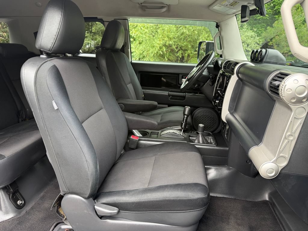 Used 2010 Toyota FJ Cruiser 4WD w/ Upgrade Pkg 2 image 28