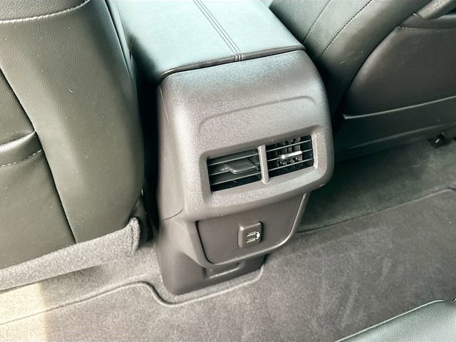 Used 2024 GMC Terrain SLT image 24