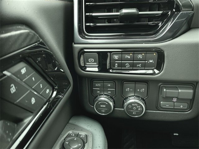 New 2026 GMC Yukon AT4 w/ AT4 Premium Plus Package image 18