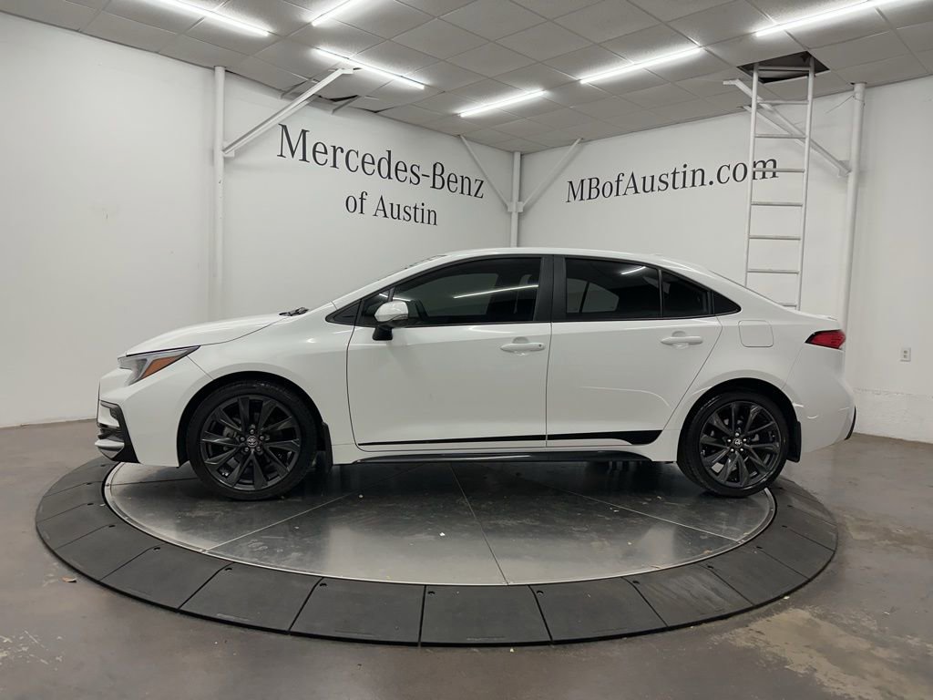 Used 2025 Toyota Corolla SE image 4