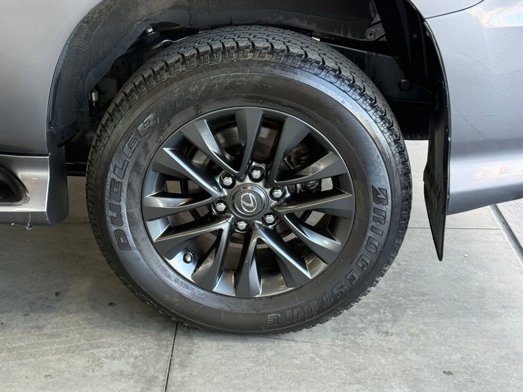 Used 2023 Lexus GX 460 Premium w/ Premium Package image 15
