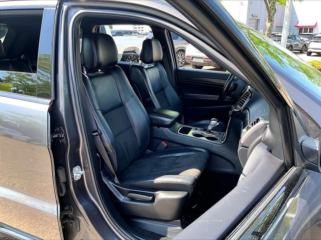 Used 2020 Jeep Grand Cherokee Altitude AWD/4WD image 11