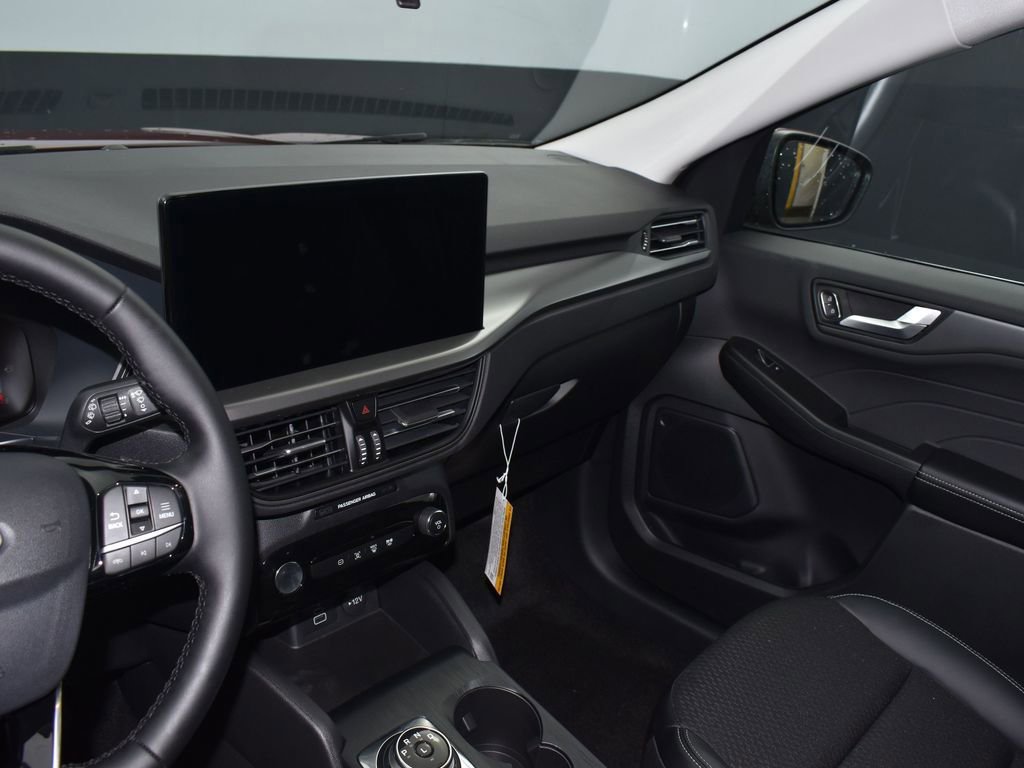 New 2025 Ford Escape SE FWD image 17