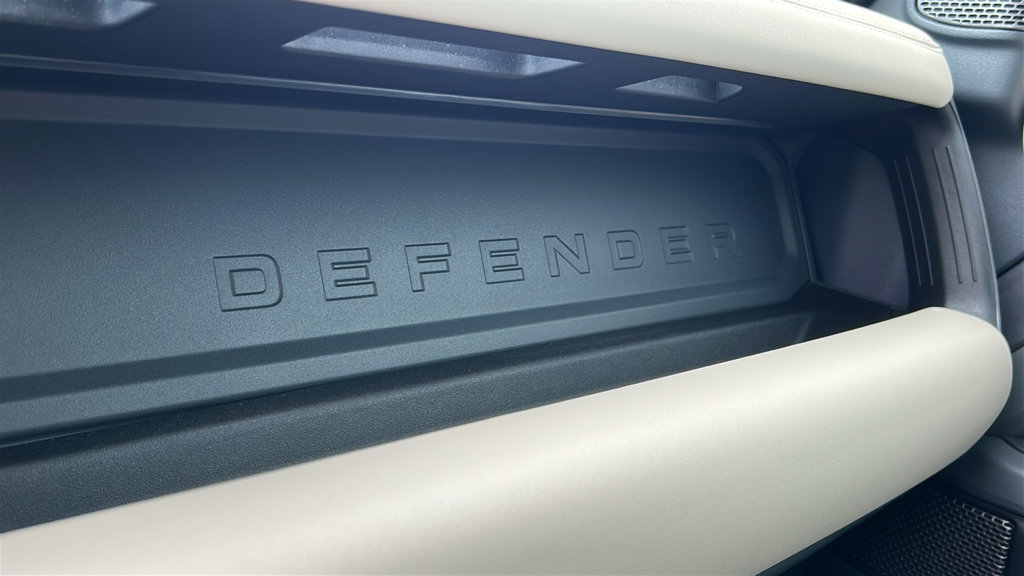 Certified 2024 Land Rover Defender 110 X-Dynamic SE AWD/4WD image 27