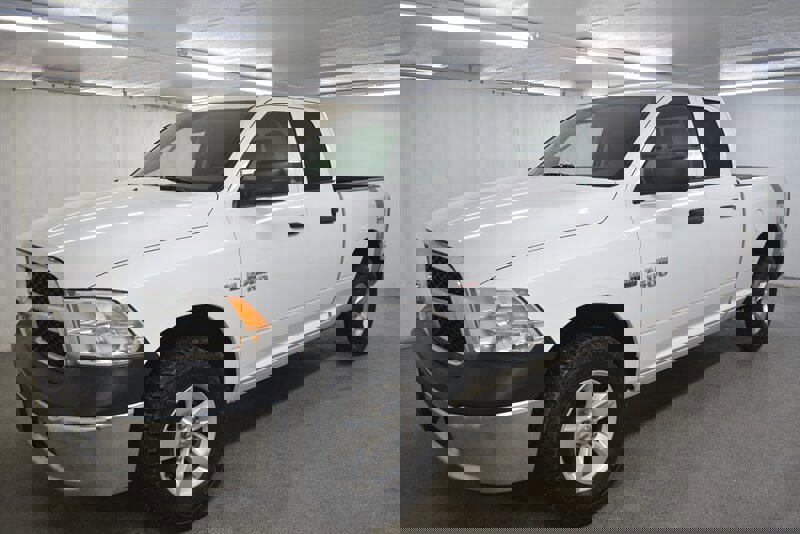 Used 2018 RAM 1500 ST w/ SXT Appearance Group image 3