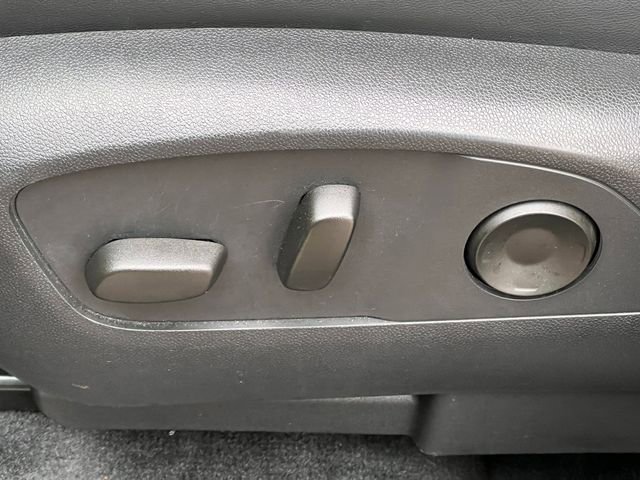 Used 2024 GMC Acadia AT4 w/ Luxury Package image 13