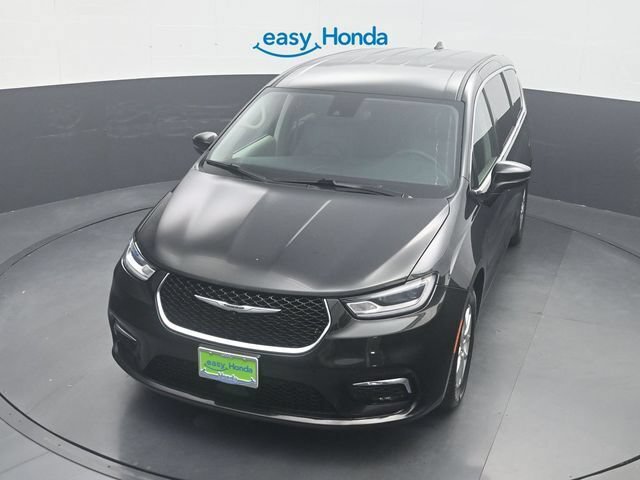 Used 2023 Chrysler Pacifica Touring-L FWD image 21