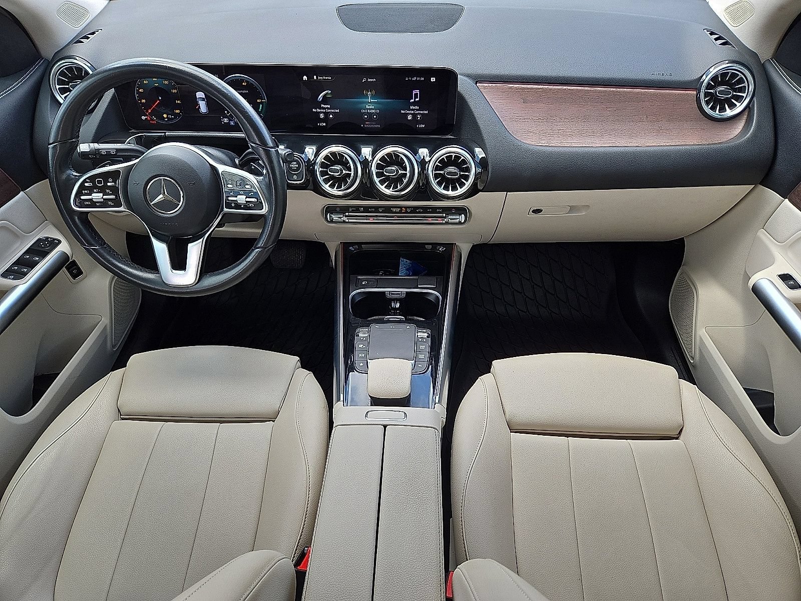Used 2023 Mercedes-Benz GLA 250 w/ Premium Package image 16