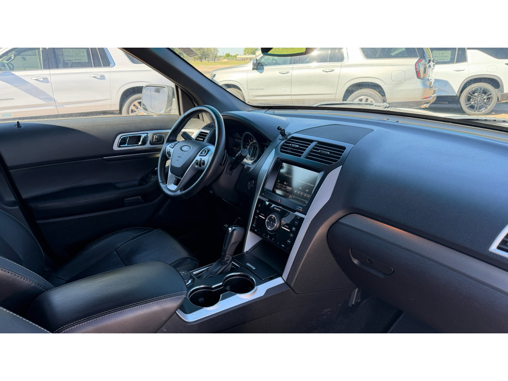 Used 2015 Ford Explorer Sport w/ Equipment Group 401A AWD/4WD image 12