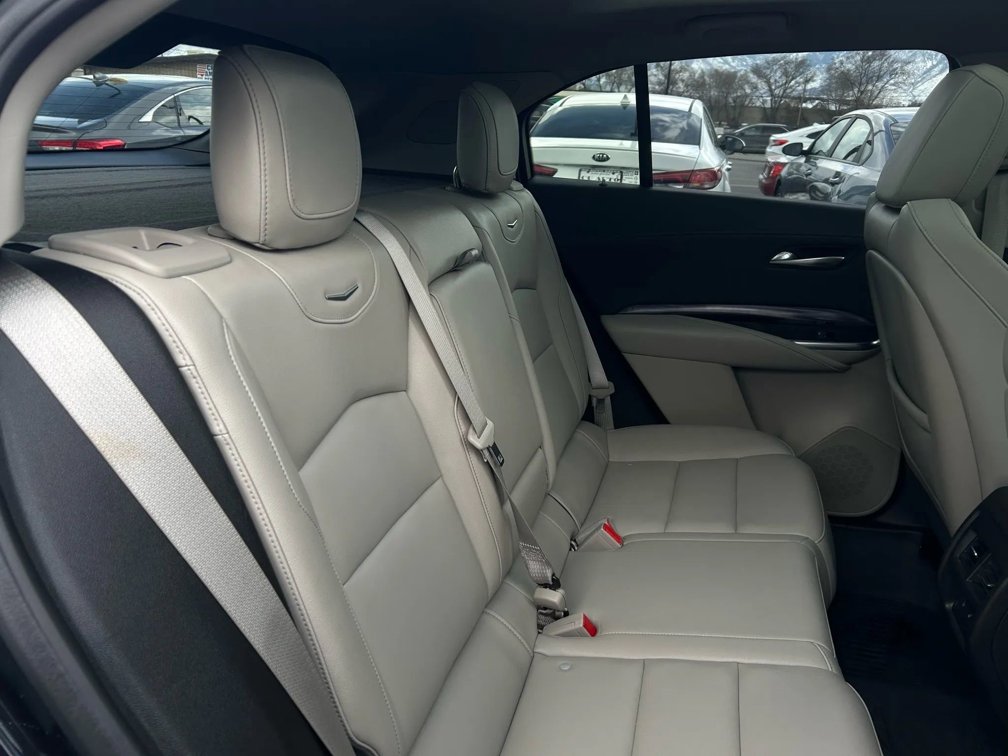 Used 2022 Cadillac XT4 Luxury w/ Cold Weather Package image 28